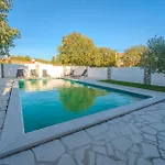 Awesome In With Swimming Pool شقة Kruševo
