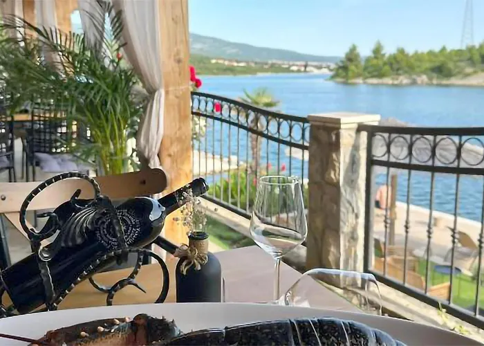 1 Bedroom Amazing In Διαμέρισμα Kruševo